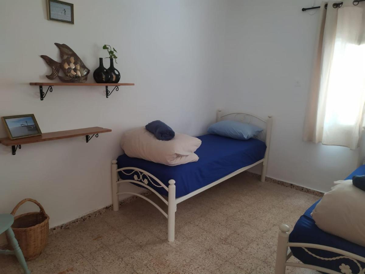 Juha'S Guesthouse - Zarqa Bay Jisr ez Zarqa Екстер'єр фото